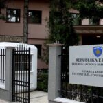 E emocionoi kënga e UÇK-së, shtiu me armë në ajër – përfundon në ndalim 48-orësh në Prishtinë