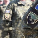 Policia sekuestron gjashtë armë dhe arreston gjashtë persona në Pejë