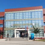 Zyrtarë policorë shpëtojnë jetën e një personi në magjistralen Vushtrri–Mitrovicë