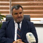 Agim Ademi takon Luís Figo dhe Aljoša Asanović në Tiranë