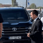 Zvicra përfshihet nga reshjet e borës, bllokohet qarkullimi në disa akse rrugore