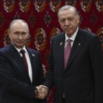 Zyrtari i VLEN-it merr pjesë në protestën në mbështetje të ish-krerëve të UÇK-së